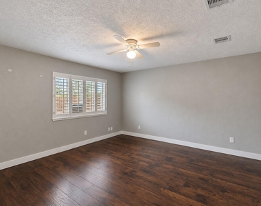 22722 Braken Carter Lane - Photo Thumbnail 9