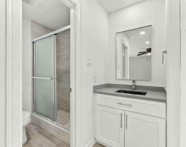 1704 S 1st Street - Photo Thumbnail 17