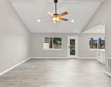 1704 S 1st Street - Photo Thumbnail 7