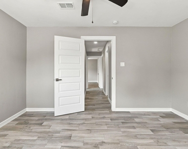 1704 S 1st Street - Photo Thumbnail 24