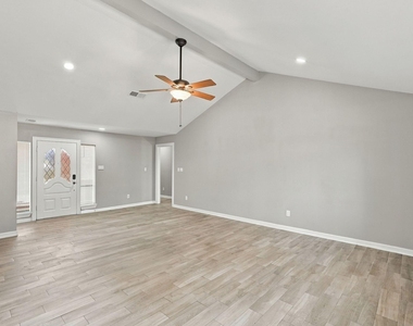 1704 S 1st Street - Photo Thumbnail 9