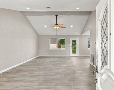 1704 S 1st Street - Photo Thumbnail 5
