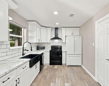 1704 S 1st Street - Photo Thumbnail 11