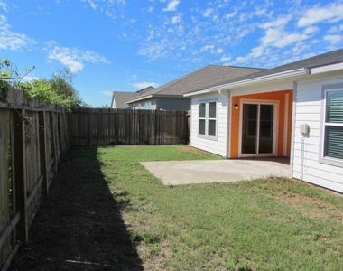 303 Crown Point Drive - Photo Thumbnail 18