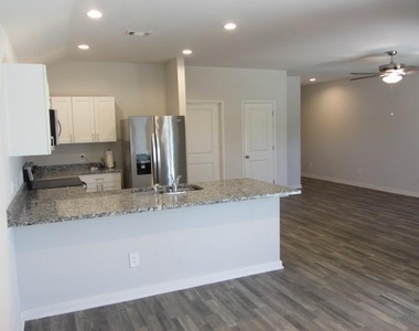 303 Crown Point Drive - Photo Thumbnail 3