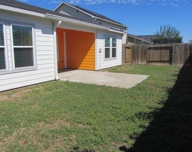 303 Crown Point Drive - Photo Thumbnail 15