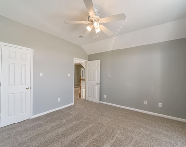 440 Mystic Trail Loop - Photo Thumbnail 31