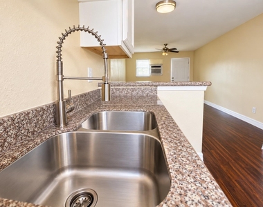 3906 Rotman St - Photo Thumbnail 2