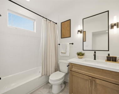 2530 Live Oak Street - Photo Thumbnail 19