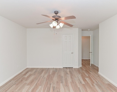 4022 Mt Everest Way - Photo Thumbnail 8