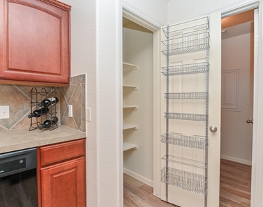 4022 Mt Everest Way - Photo Thumbnail 26