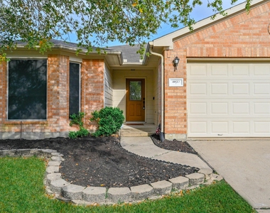 4022 Mt Everest Way - Photo Thumbnail 3
