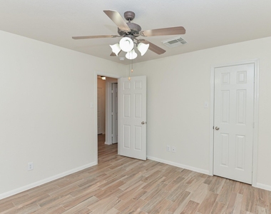 4022 Mt Everest Way - Photo Thumbnail 40