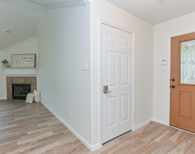 4022 Mt Everest Way - Photo Thumbnail 6