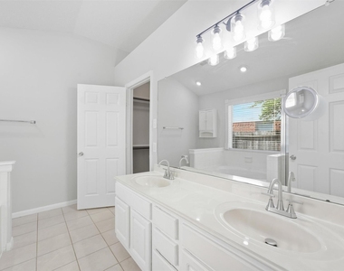 234 Darby Trails Drive - Photo Thumbnail 13