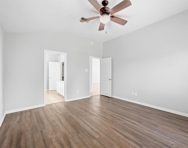 234 Darby Trails Drive - Photo Thumbnail 12