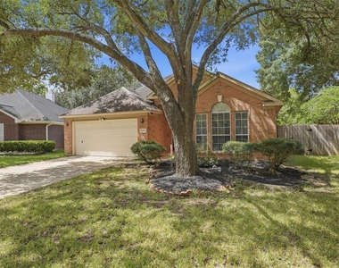 234 Darby Trails Drive - Photo Thumbnail 2