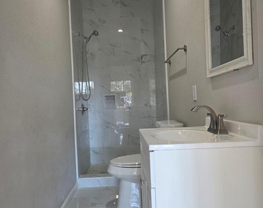 512 Hill Road - Photo Thumbnail 10