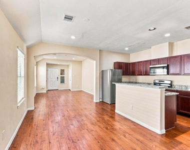 18810 N Lyford Drive - Photo Thumbnail 4