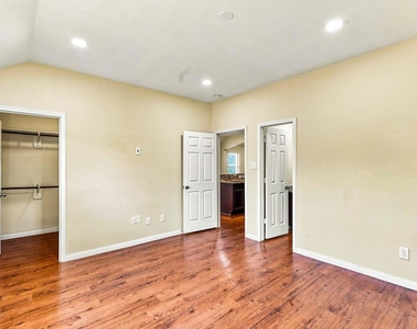 18810 N Lyford Drive - Photo Thumbnail 7