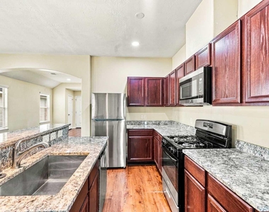 18810 N Lyford Drive - Photo Thumbnail 5