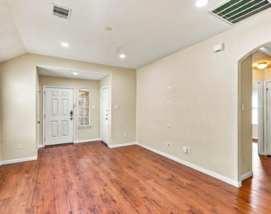 18810 N Lyford Drive - Photo Thumbnail 2