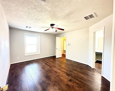 18219 Foley Park Court - Photo Thumbnail 14