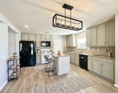 18219 Foley Park Court - Photo Thumbnail 10