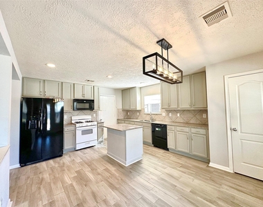 18219 Foley Park Court - Photo Thumbnail 9