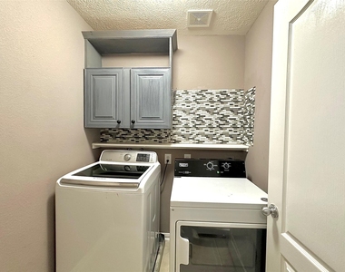 18219 Foley Park Court - Photo Thumbnail 23