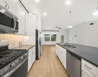 2414 Sandhill Crest Lane - Photo Thumbnail 17