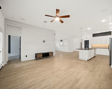 2414 Sandhill Crest Lane - Photo Thumbnail 5