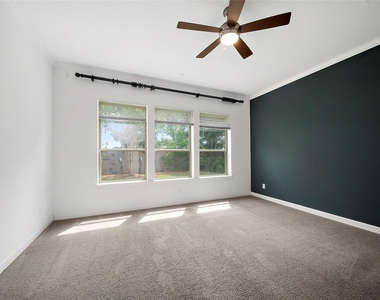 2414 Sandhill Crest Lane - Photo Thumbnail 9