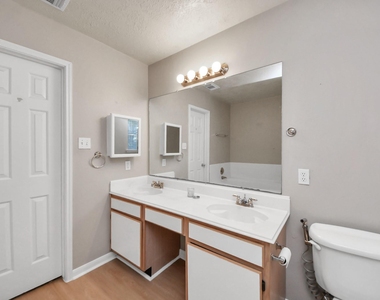 14622 Golden Cypress Lane - Photo Thumbnail 35