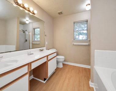 14622 Golden Cypress Lane - Photo Thumbnail 24