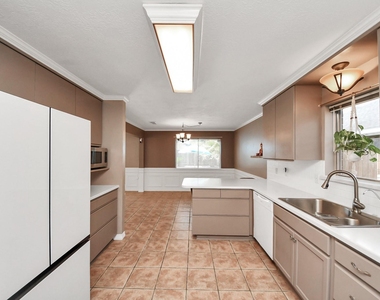 14622 Golden Cypress Lane - Photo Thumbnail 12