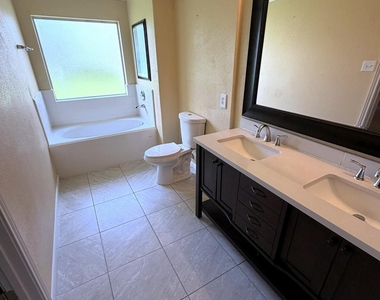 8315 White Pine Lane - Photo Thumbnail 10