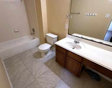 8315 White Pine Lane - Photo Thumbnail 20