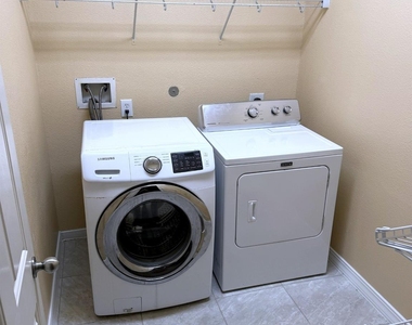 8315 White Pine Lane - Photo Thumbnail 11