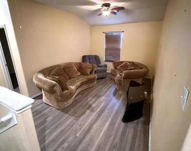 8315 White Pine Lane - Photo Thumbnail 16