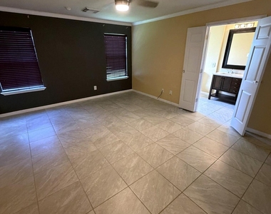 8315 White Pine Lane - Photo Thumbnail 8