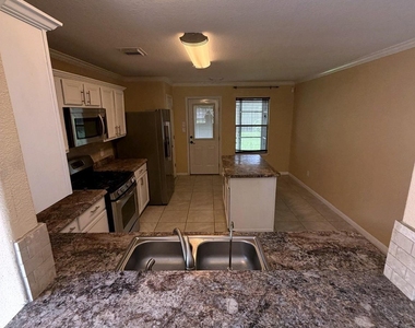 8315 White Pine Lane - Photo Thumbnail 3