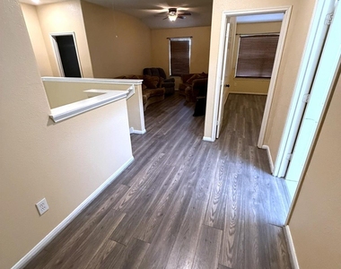 8315 White Pine Lane - Photo Thumbnail 14