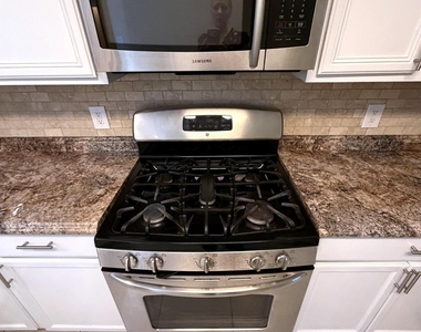 8315 White Pine Lane - Photo Thumbnail 5