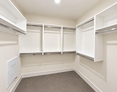3120 Smith Street - Photo Thumbnail 10