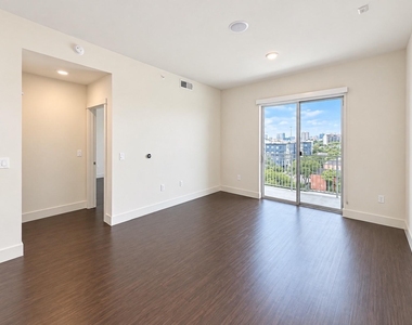 3120 Smith Street - Photo Thumbnail 2
