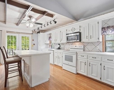 171 N Sierra Road - Photo Thumbnail 5
