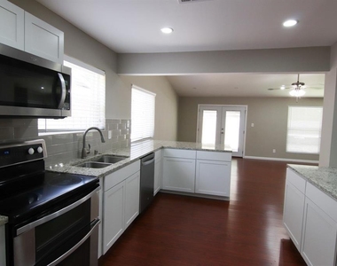 10503 Stockman Lane - Photo Thumbnail 9