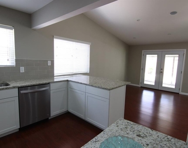 10503 Stockman Lane - Photo Thumbnail 11