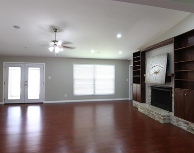 10503 Stockman Lane - Photo Thumbnail 4